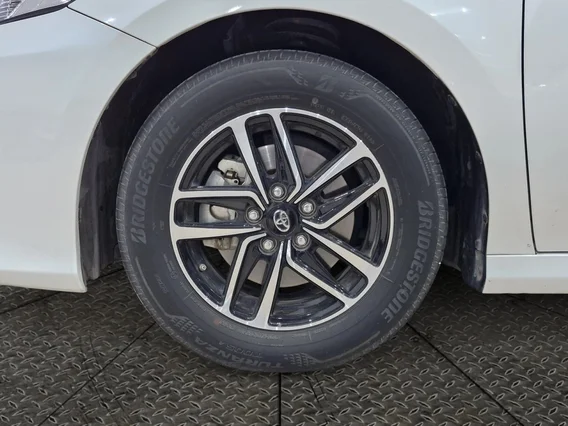 Toyota Camry  LE HEV 2024 