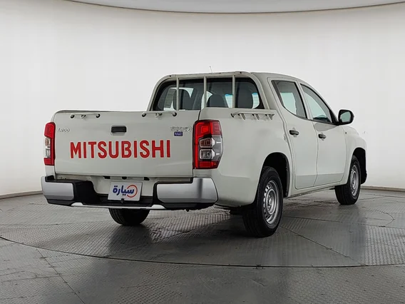 Mitsubishi L200 DC 4x2 Diesel 2022 