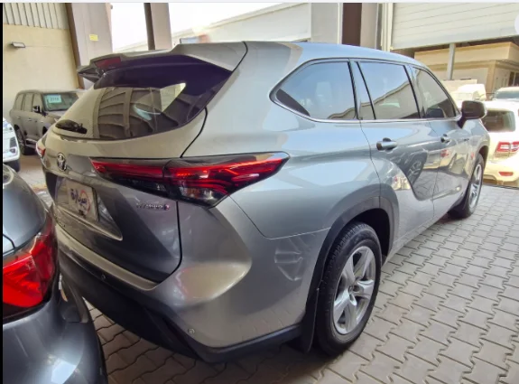 Toyota Highlander LE 2021 