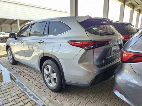 Toyota Highlander LE 2021 