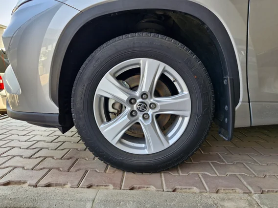 Toyota Highlander LE 2021 