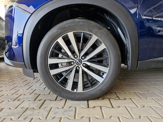 نيسان باثفندر SV 2023 