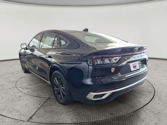 Ford Taurus Trend 2025 