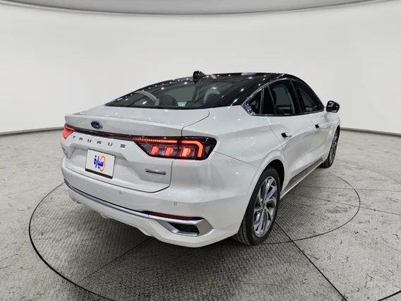 Ford Taurus Titanium 2022 
