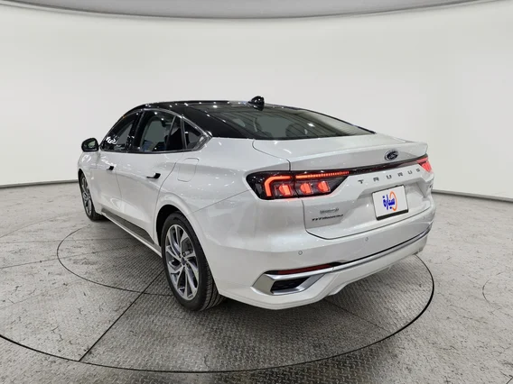 Ford Taurus Titanium 2022 