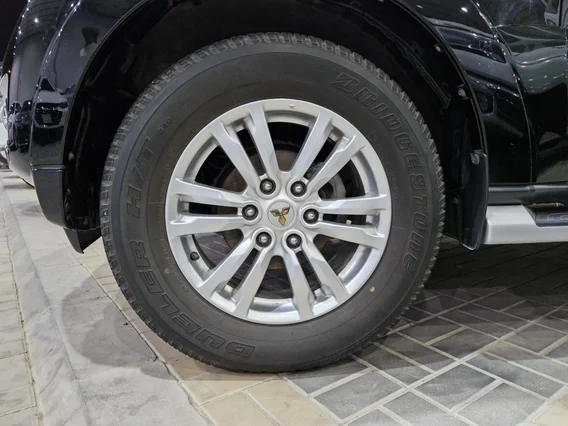 ميتسوبيشي باجيرو GLS 4Doors 2022 دبل