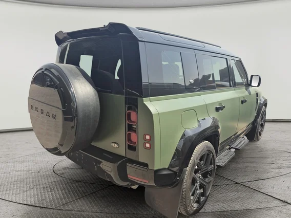 لاند روفر ديفندر HSE P400 2021 