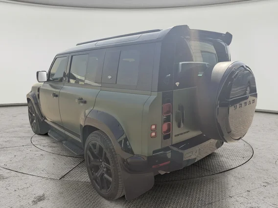 لاند روفر ديفندر HSE P400 2021 
