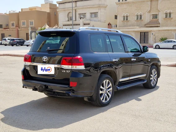 تويوتا لاندكروزر VXS 2021 دبل