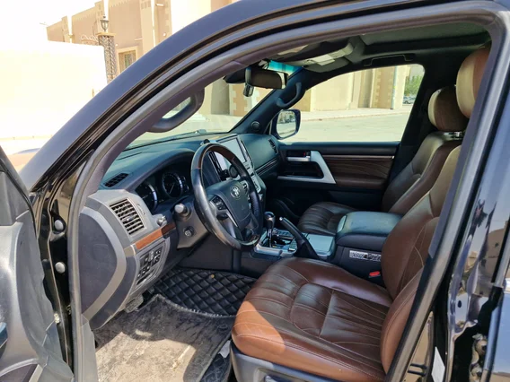 ユウ Used 2021 Toyota Land Cruiser VXS Black Color for sale