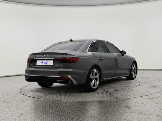 Audi A4  2021 