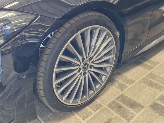 Mercedes C 300 2024 
