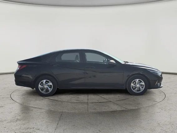 Hyundai Elantra Smart 2023 