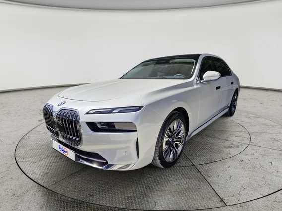 بي ام دبليو الفئة السابعة 735i 2025 