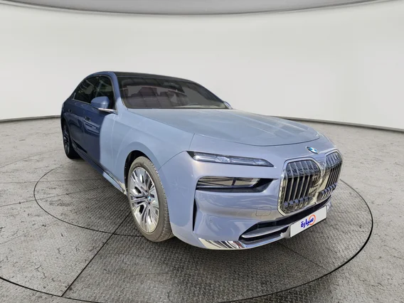 بي ام دبليو الفئة السابعة 735i 2023 
