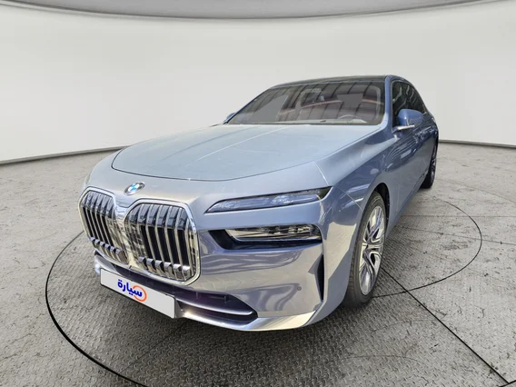 بي ام دبليو الفئة السابعة 735i 2023 