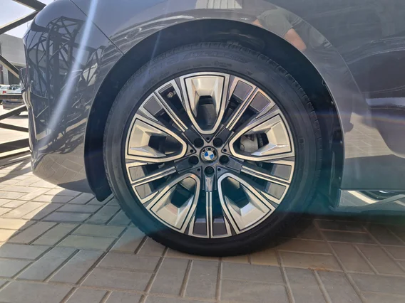بي ام دبليو الفئة السابعة 735i 2023 
