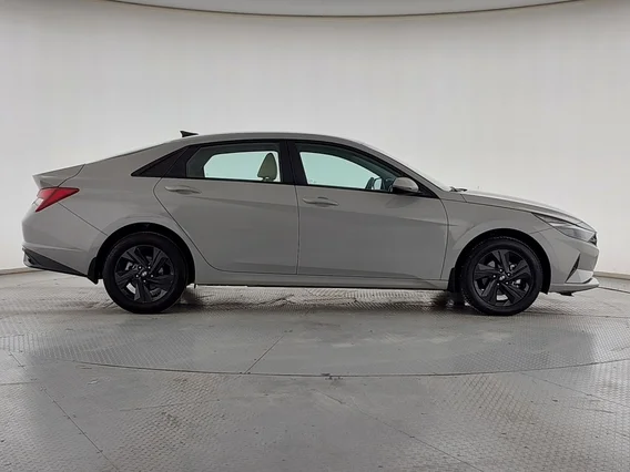 Hyundai Elantra Smart 2023 