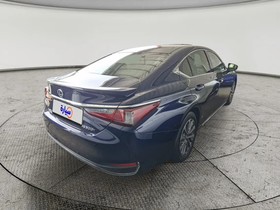 Lexus ES 300 AH Hybrid  2023 