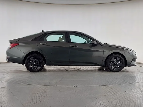 Hyundai Elantra Smart 2023 