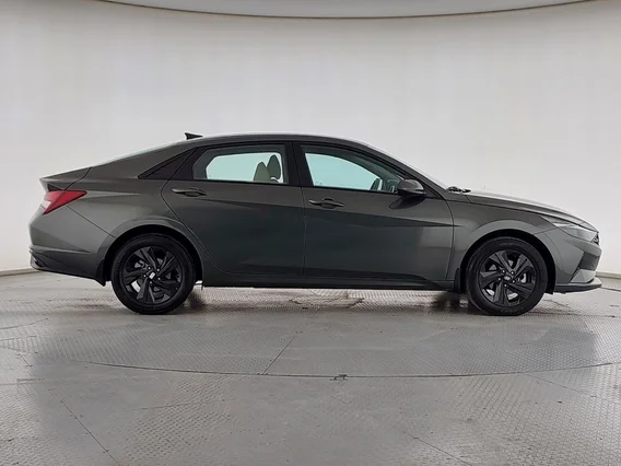Hyundai Elantra Smart 2023 