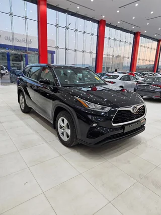 Toyota Highlander LE 2025 