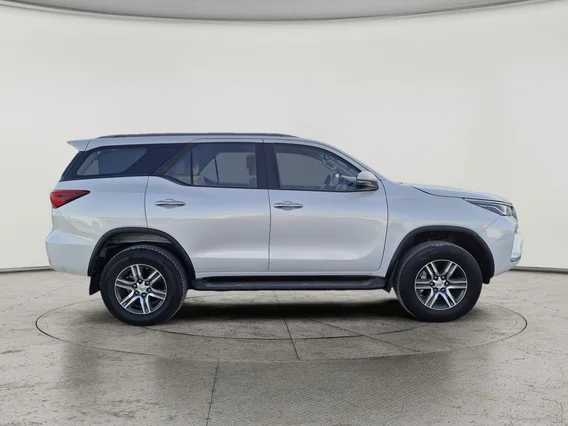 Toyota Fortuner VX 2023 دبل