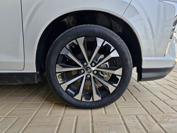 Toyota Veloz GLX 2024 