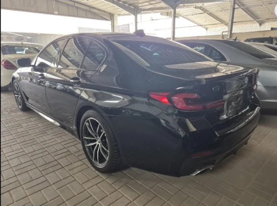 بي ام دبليو الفئة الخامسة 520i 2022 