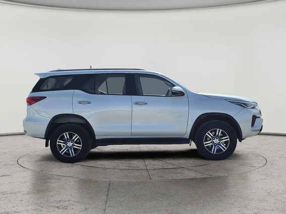 Toyota Fortuner VX 2023 دبل