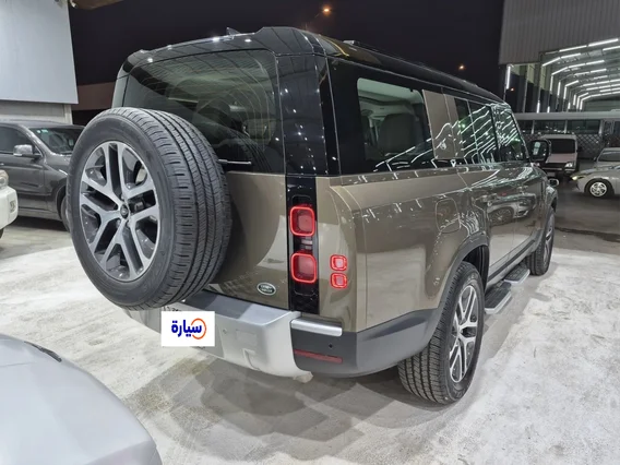Range Rover Defender P400 2023 