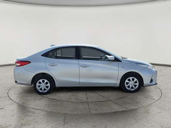 Toyota Yaris  Y 2022 