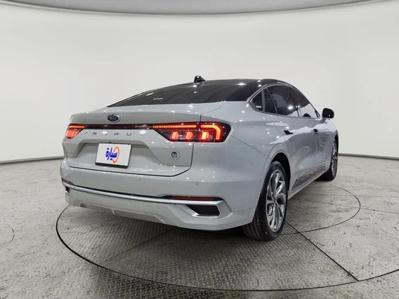 Ford Taurus Titanium 2025 