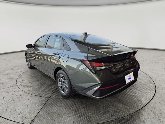 Hyundai Elantra Smart Plus 2025 