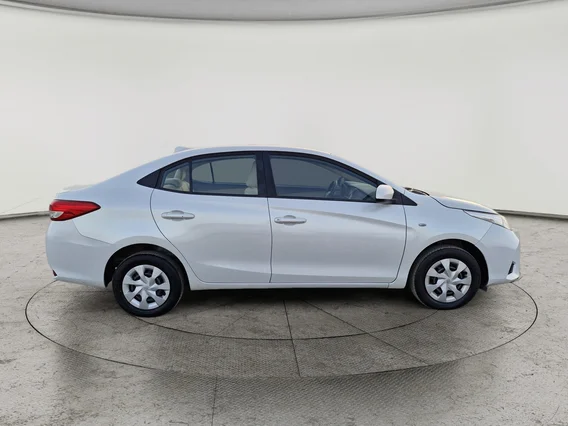 Toyota Yaris  Y 2021 