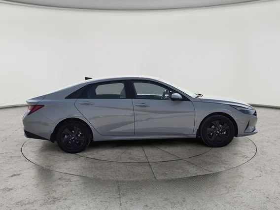 Hyundai Elantra Smart 2023 