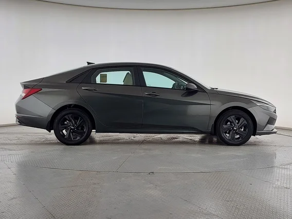 Hyundai Elantra Smart 2023 
