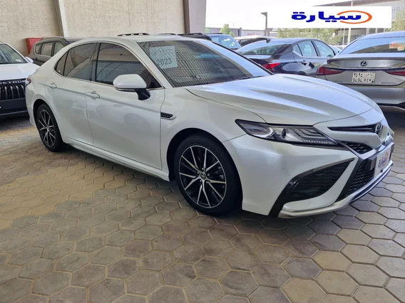 تويوتا كامري SE V6 2023 
