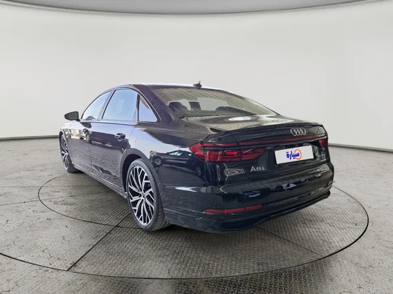 Audi A8  2022 