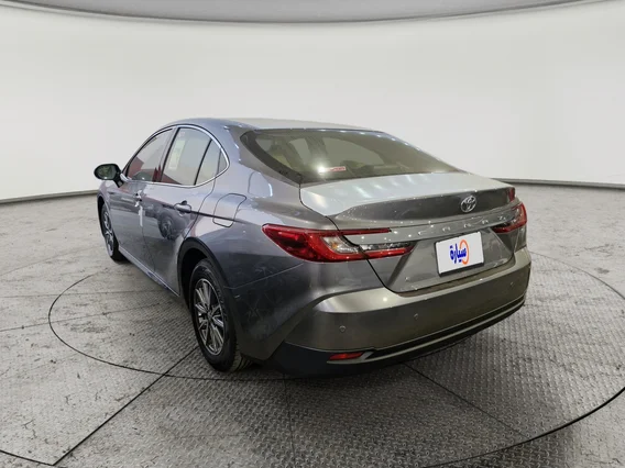 Toyota Camry  E 2025 