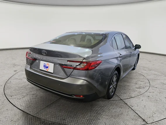 Toyota Camry  E 2025 
