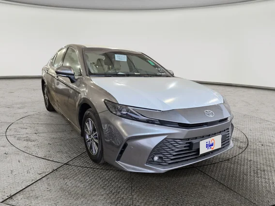 Toyota Camry  E 2025 
