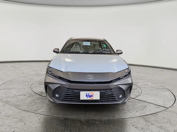 Toyota Camry  E 2025 