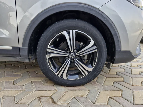 MG ZS LUX 2023 