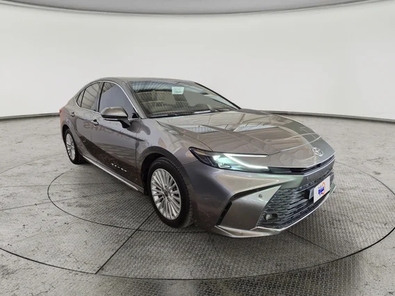 Toyota Camry  LE 2025 