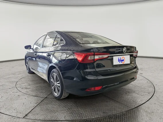 ام جي 5 LUX 2023 