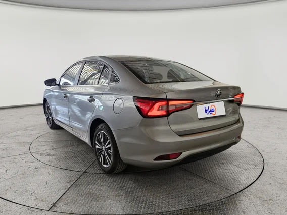 ام جي 5 LUX 2023 