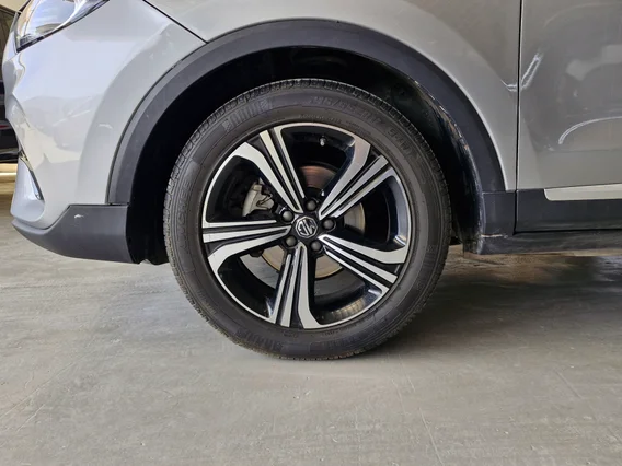MG ZS LUX 2023 