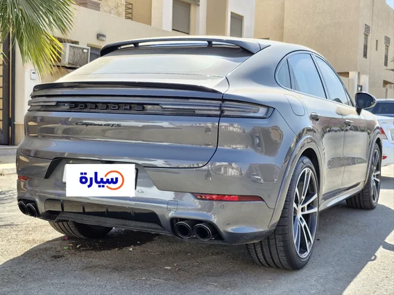 Porsche Cayenne GTS 2025 