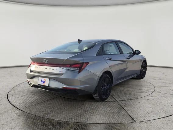 Hyundai Elantra Smart 2023 